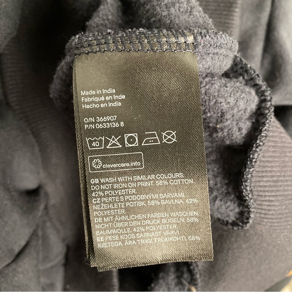 Graphic Crop Hoodie - Picture 4 of 4
